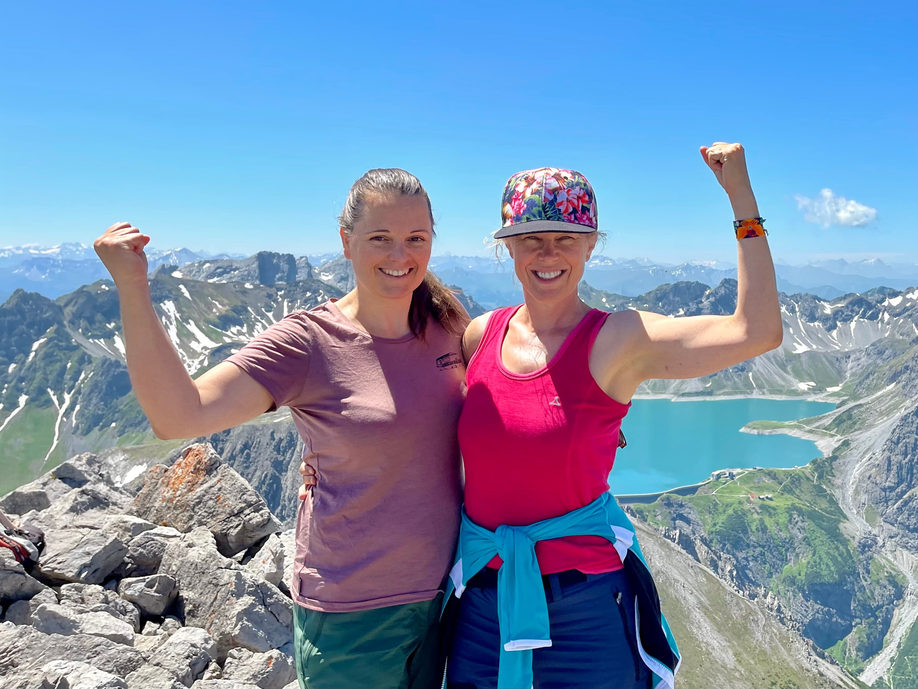 Eva Kathrein und Jasmin Bösch, Präsidentin und Vizepräsidentin vom Verein StarkGemacht